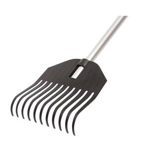 Fiskars 8 in. Shrub Rake 396610-1001