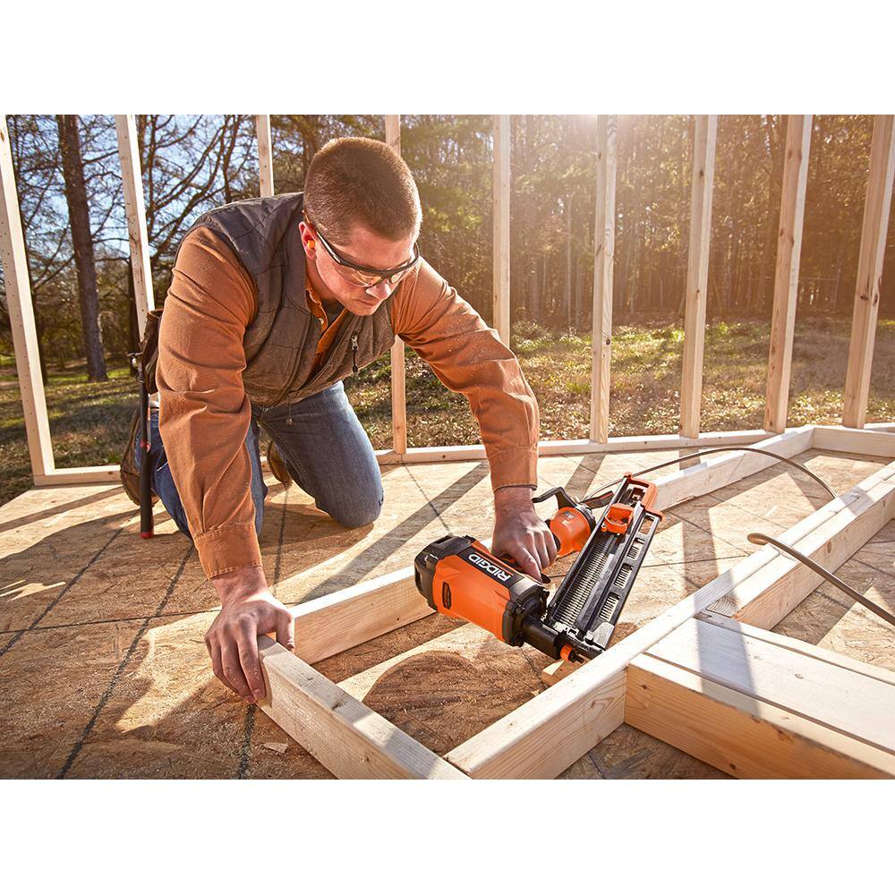 RIDGID Pneumatic 21-Degree 3-12 in. Round-Head Framing Nailer and 3-12 in. Full-Size Palm Nailer R350RHF-R350PNF