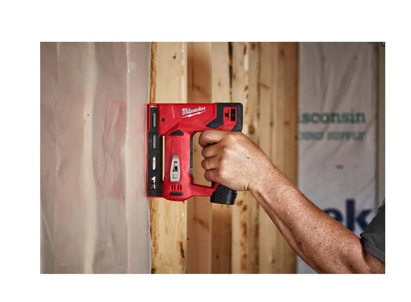 Milwaukee 2467-20-2447-20-48-11-2460 M12 12V Li-Ion Cordless 1/4 in. Right Angle Hex Impact Driver w/M12 3/8 in. Crown Stapler and 6.0Ah XC Battery Pack