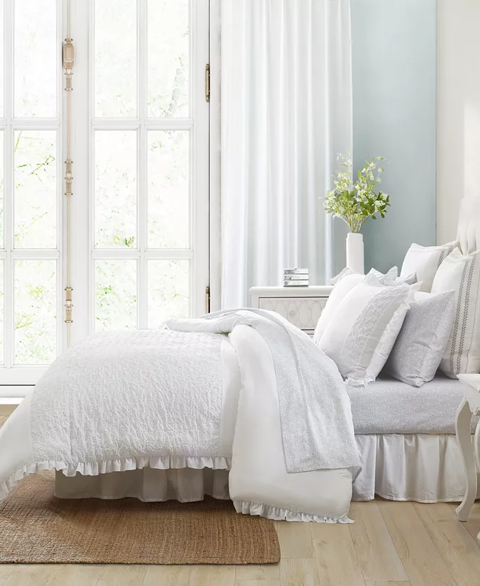 Laura Ashley Eyelet Ruffle Microfiber 2 Piece Comforter Set， Twin