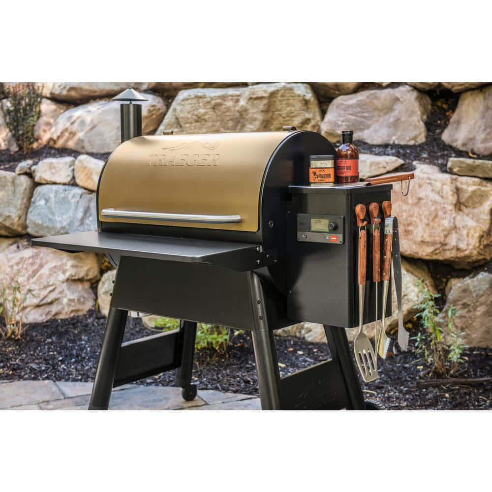 Traeger Pro 780 Wifi Pellet Grill and Smoker in Bronze TFB78GZE