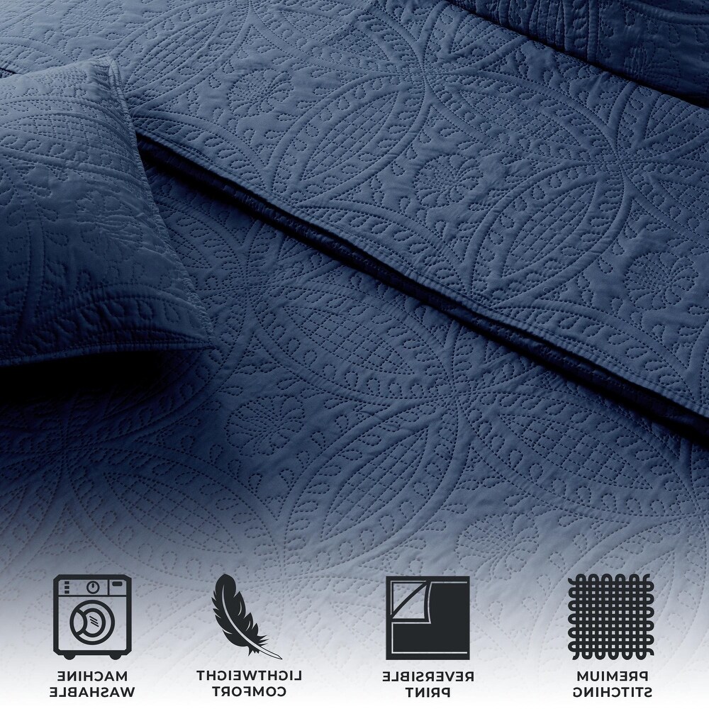 Luxurious Pinsonic Medallion Microfiber Quilt Set With Shams