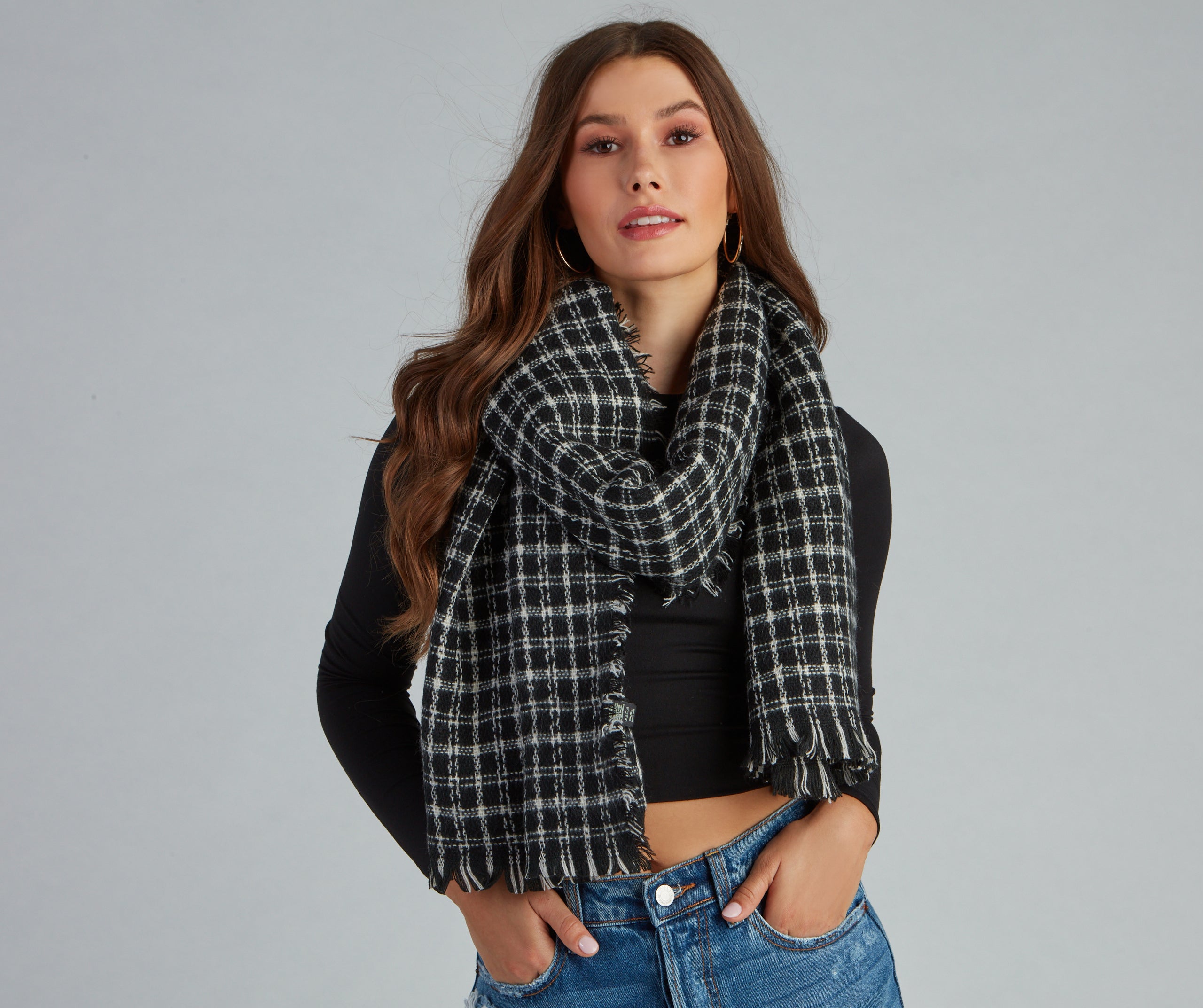 Effortlessly Chic Plaid Scarf