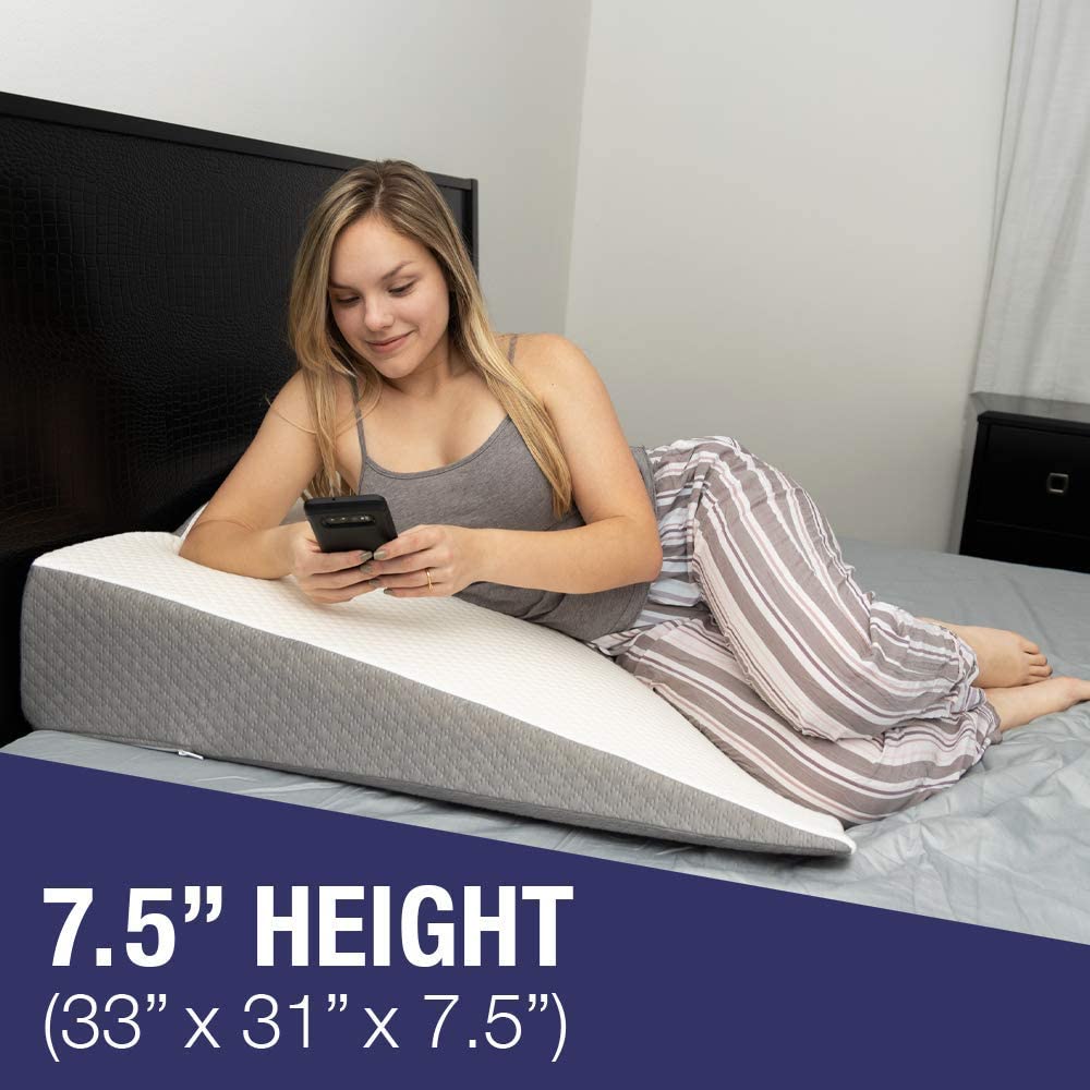 Kӧlbs Extra Wide Bed Wedge Pillow with Memory Foam Top | Stylish Jacquard Cover | Extra Large Wedge Pillow for Sleeping and Acid Reflux， GERD Pillow， (Extra Large 7.5 Height (31 x 33 x 7.5))