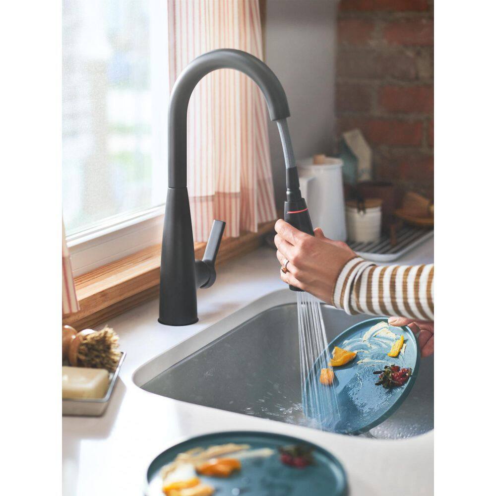 MOEN Haelyn Single-Handle Pull-Down Sprayer Kitchen Faucet with ColorCue Temperature Indicator in Matte Black 87627EIBL