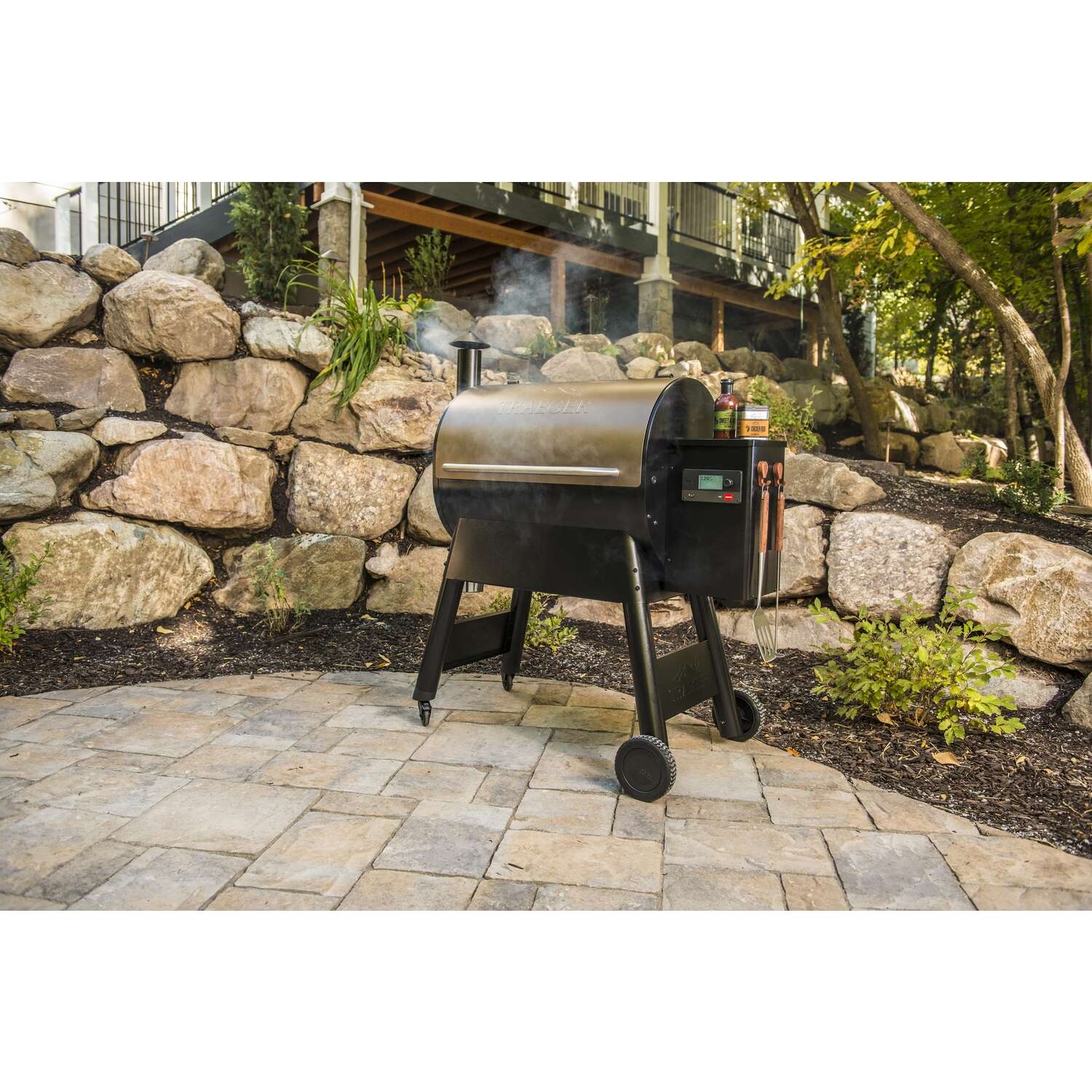 Bronze Traeger Pro 780 WiFi Wood Pellet Grill