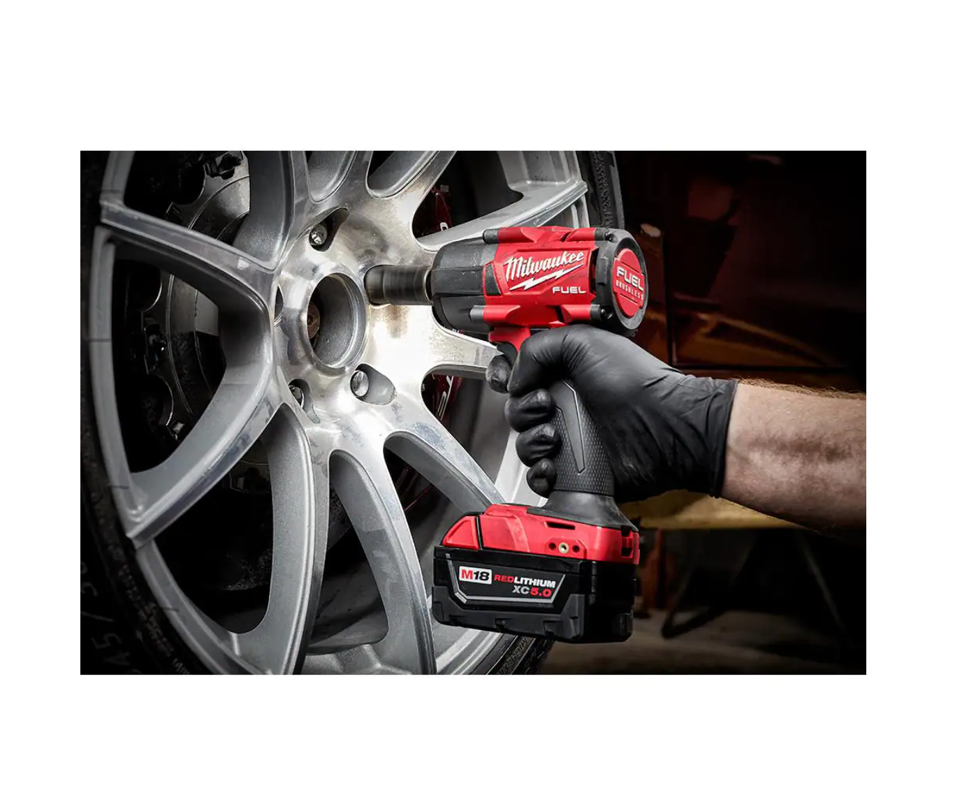 Milwaukee 2960-22 M18 FUEL GEN-2 18V Lithium-Ion Mid Torque Brushless Cordless 3/8 in. Impact Wrench with Friction Ring Kit