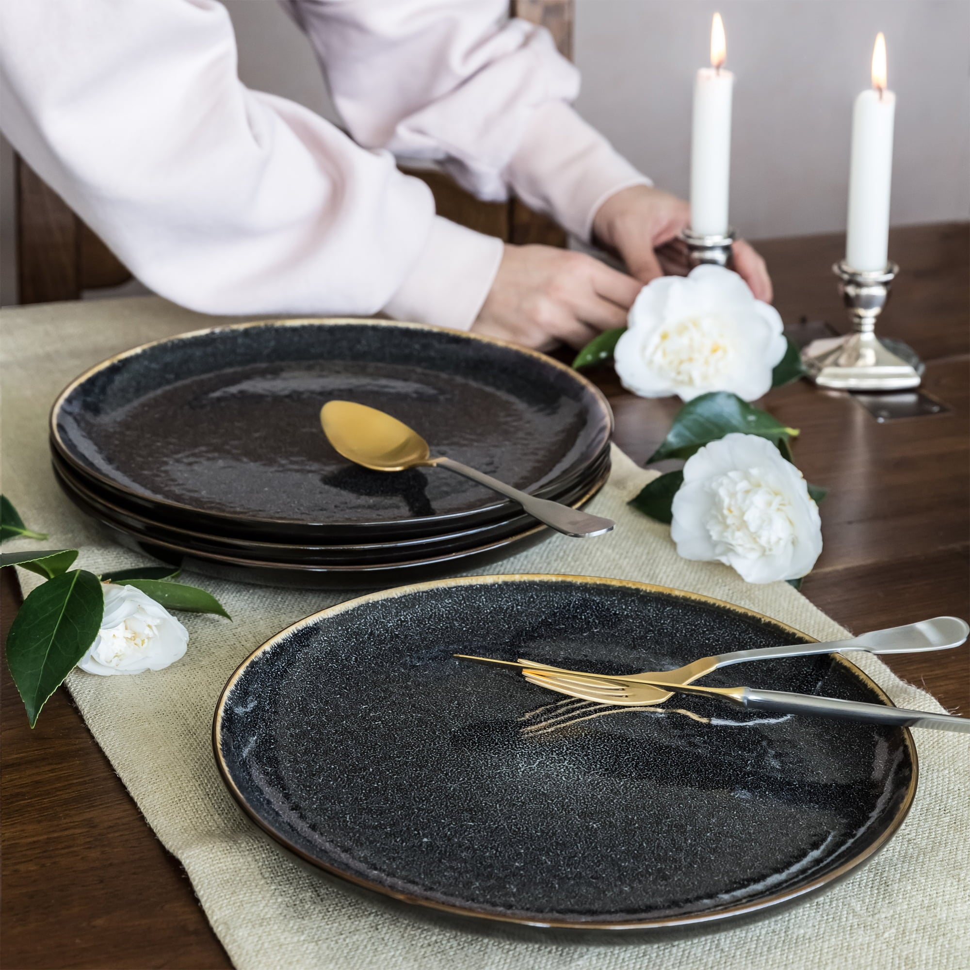 Better Homes and Gardens Burns Salad Plates， set of 4， Black