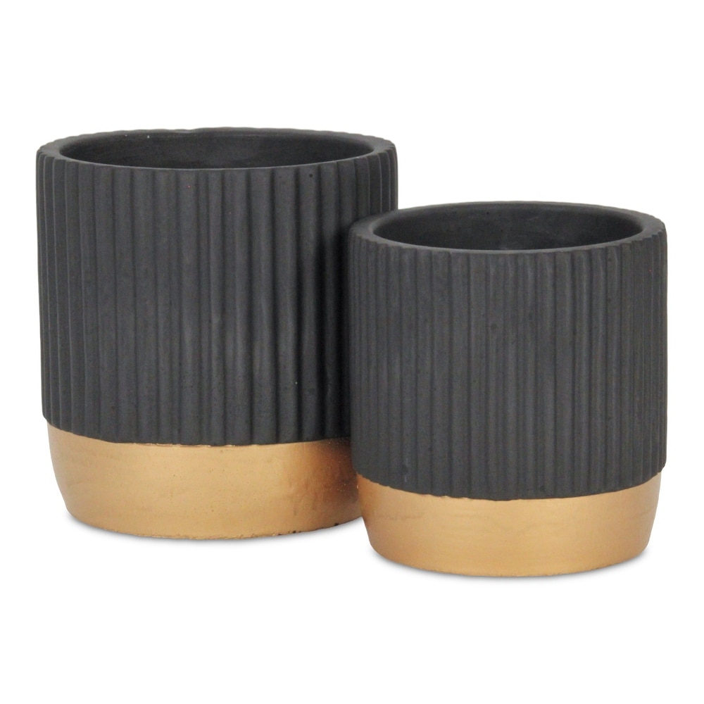 Aurone Round Ridged Ceramic Pot with Gold Finished Base   Black