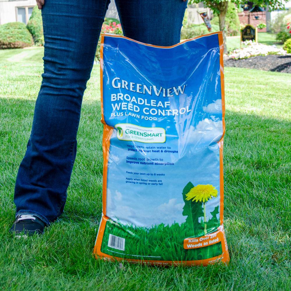 GreenView 39 lbs. Weed and Feed Covers 15000 sq. ft. (27-0-4) 2131181