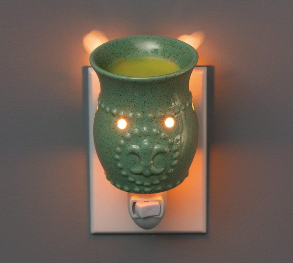 Plug-In Fragrance Wax Melt Warmer (Sage Green Fleur-de-lis)