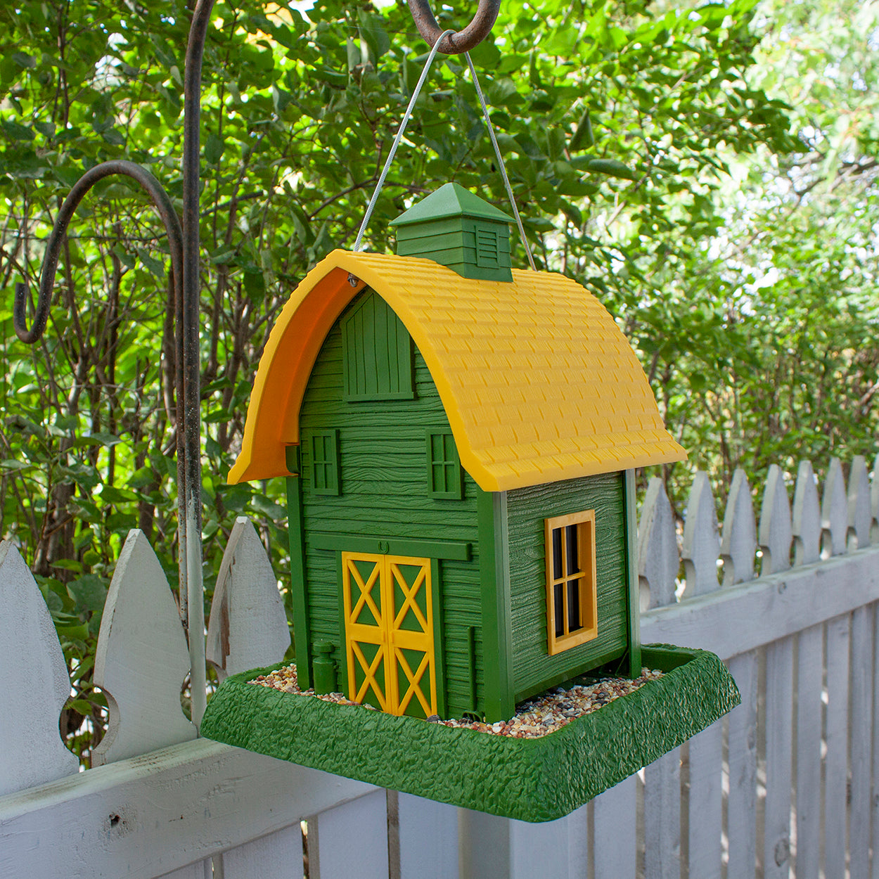 North States Village Collection Green Barn Bird Feeder， 5 lb. Capacity