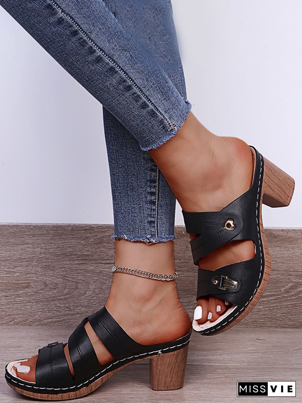 Comfortable Lightweight Clog Block Heel Sandals