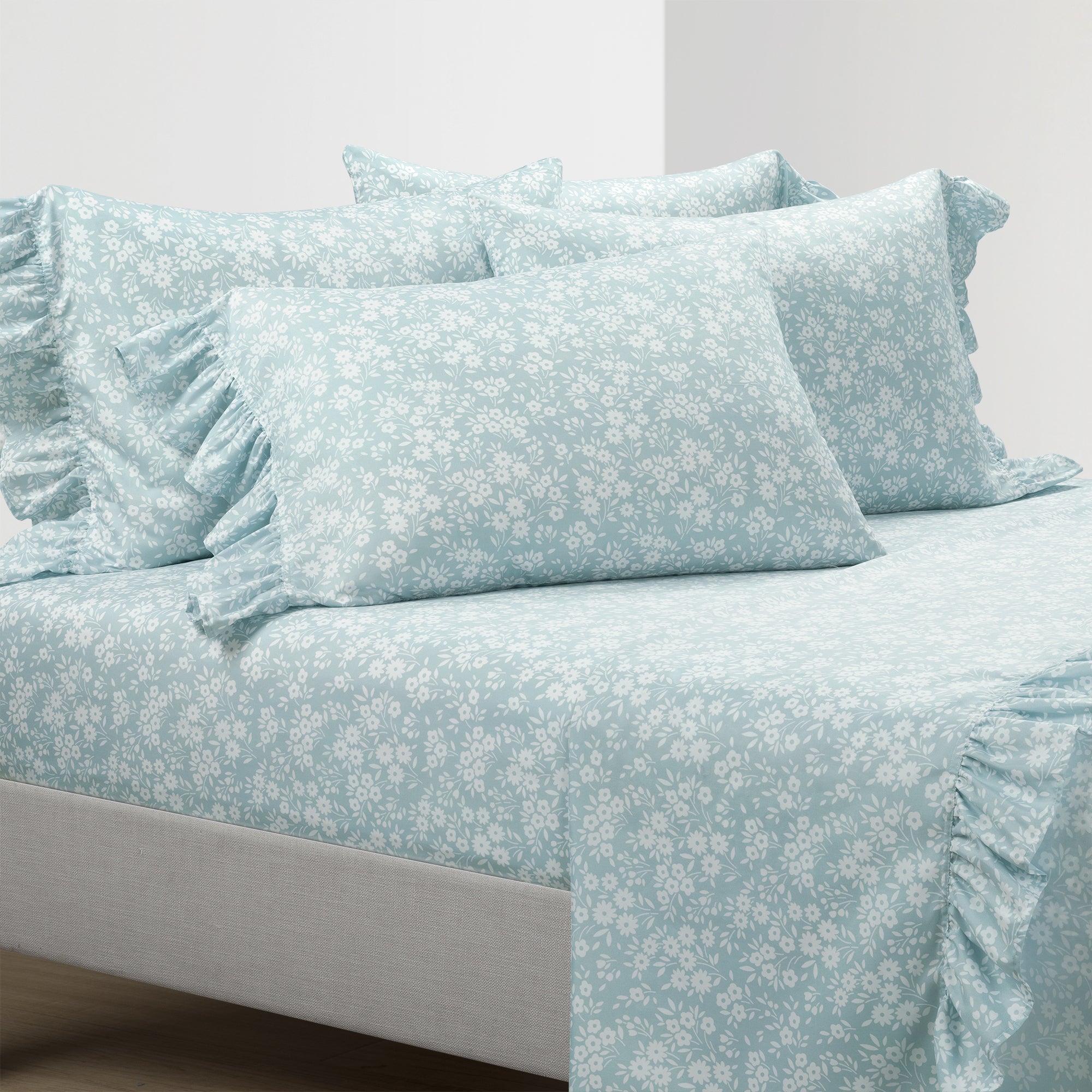 Bedding Bundle: Garden Of Flowers Ruffle Sheet Set + Ella Ruffle Lace Comforter Set