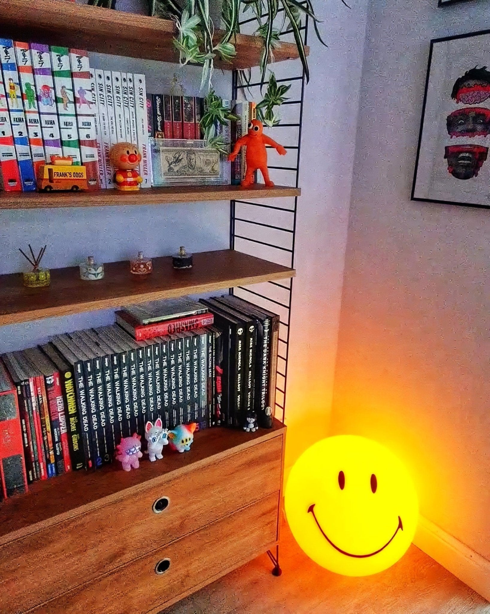 Smiling Table Lamp