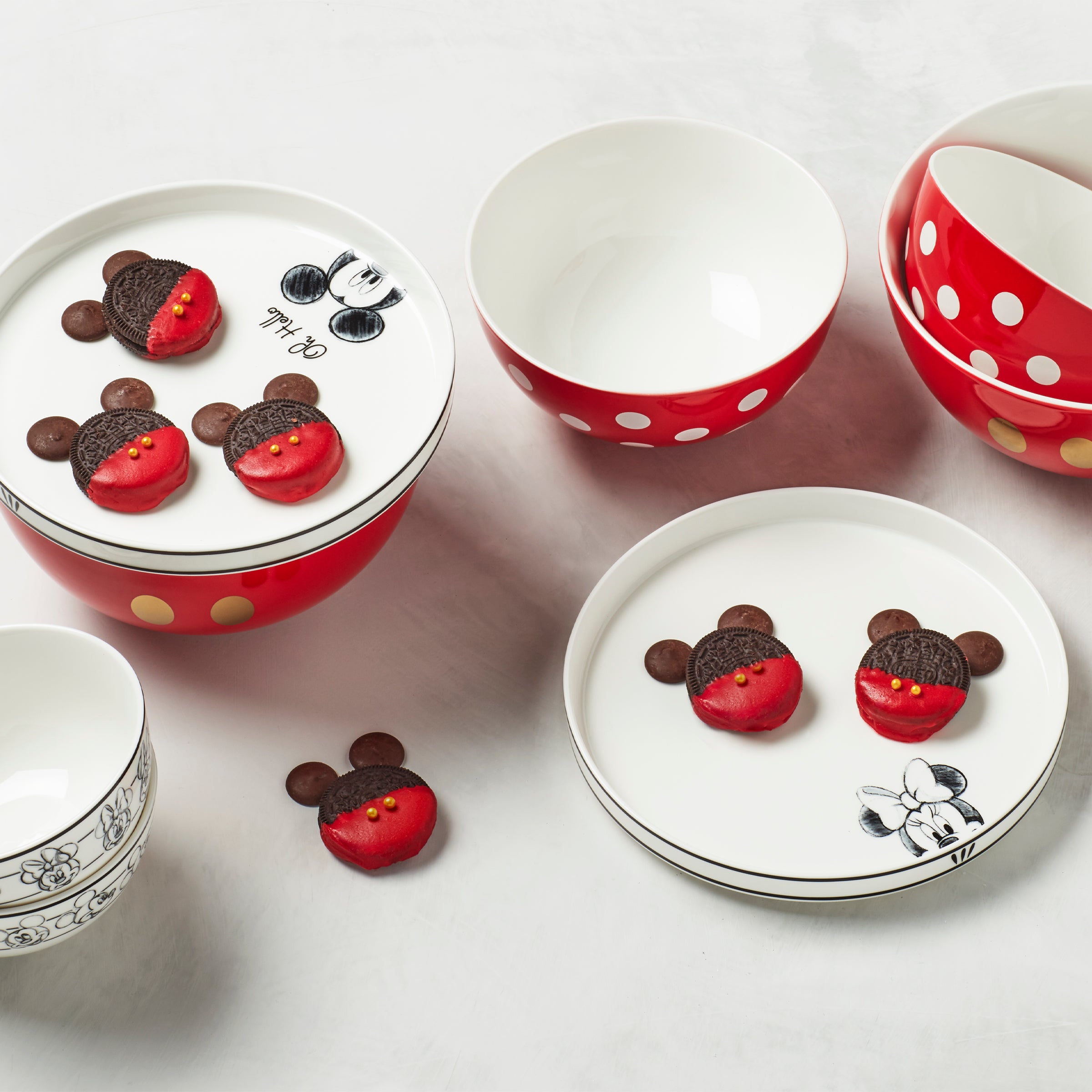 Disney Luna 8-Piece Nesting Dinnerware Set