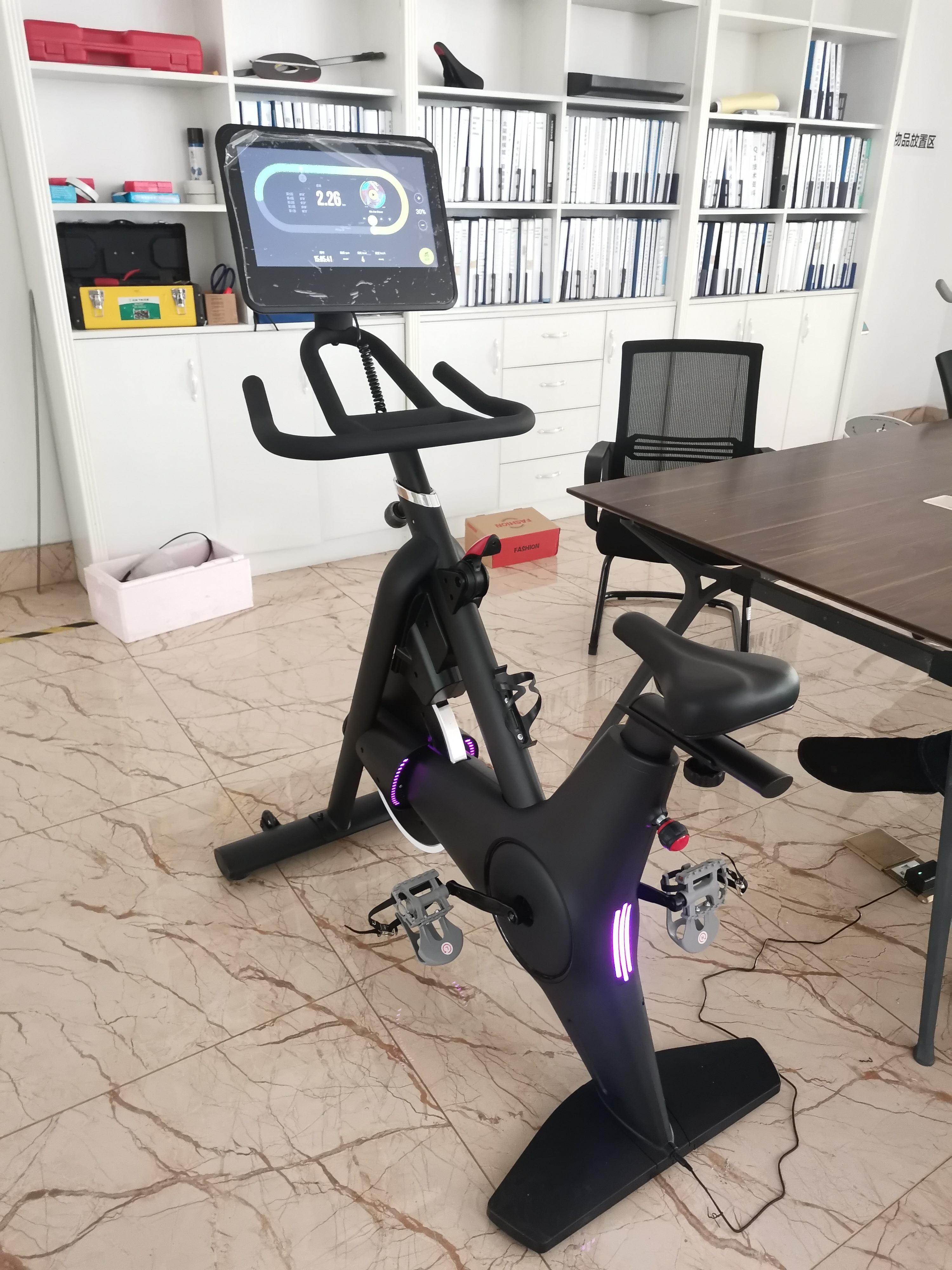 China Spinning bike commercial gym equipment magnetic spinning controlled magnetic used cycling exercise indoor spinning bike