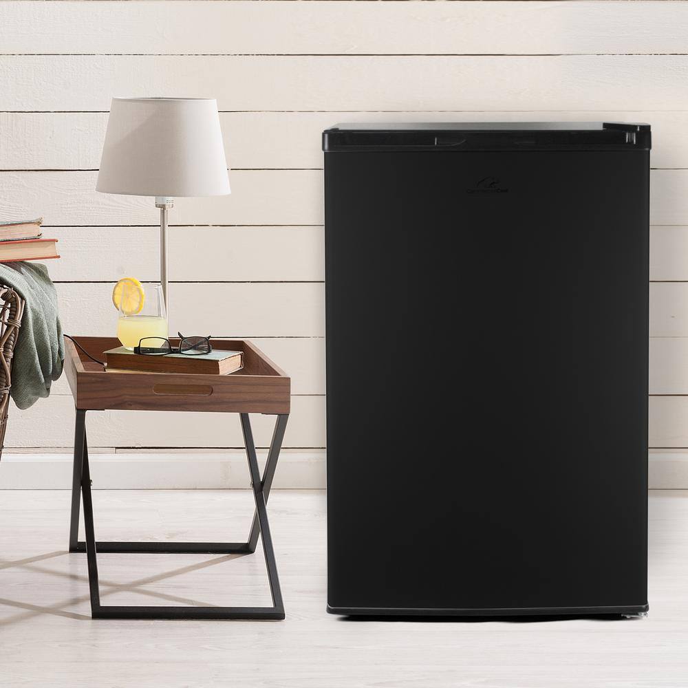 Commercial Cool 4.5 cu. ft. Mini Fridge in Black with Freezer CCR45B