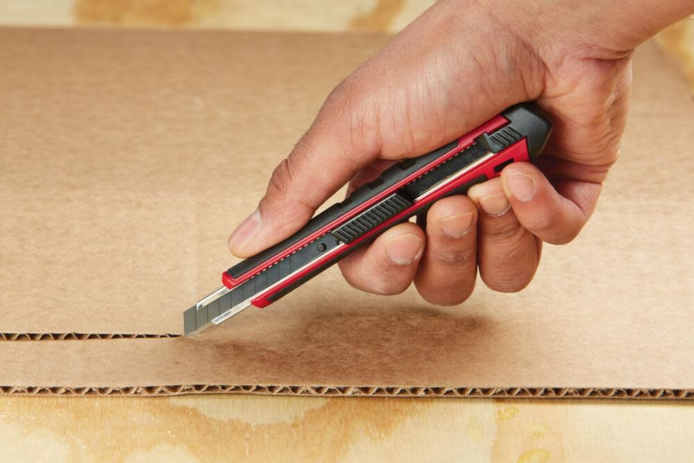 Milwaukee 9mm Snap-Off Knife Precision Cutting 48-22-1960 from Milwaukee