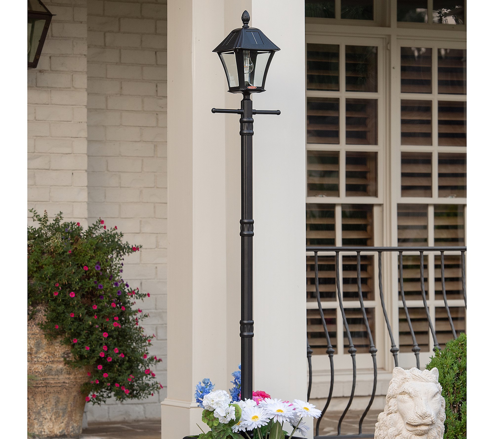 GamaSonic Baytown Bulb Solar Lamp w  Planter and EZ Anchor