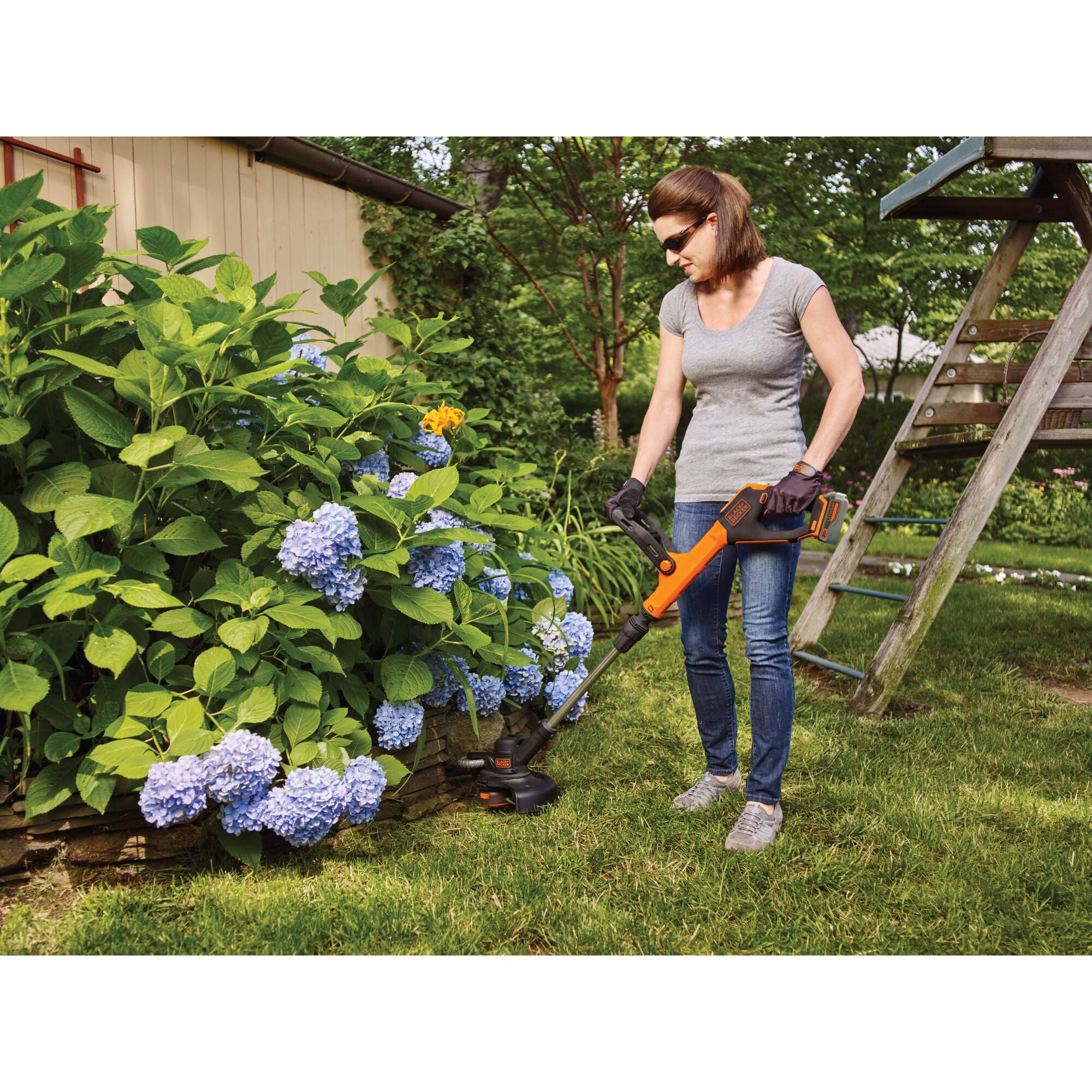 20V MAX* String Trimmer / Edger, 12-Inch