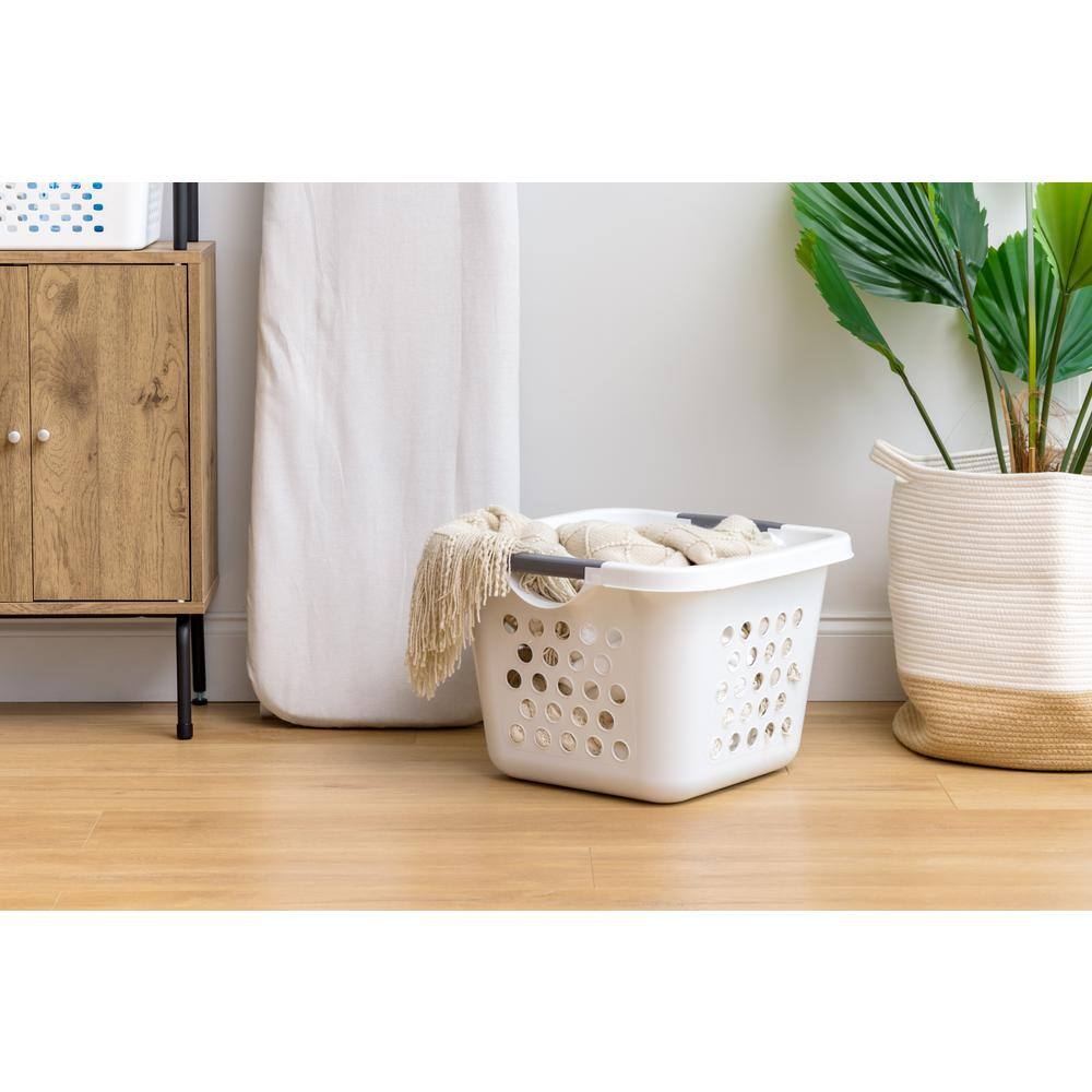 IRIS 30 L Compact Laundry Basket and Hamper Plastic Storage Basket or Organizer with Easy Lift Handles (3-Pack) 584155