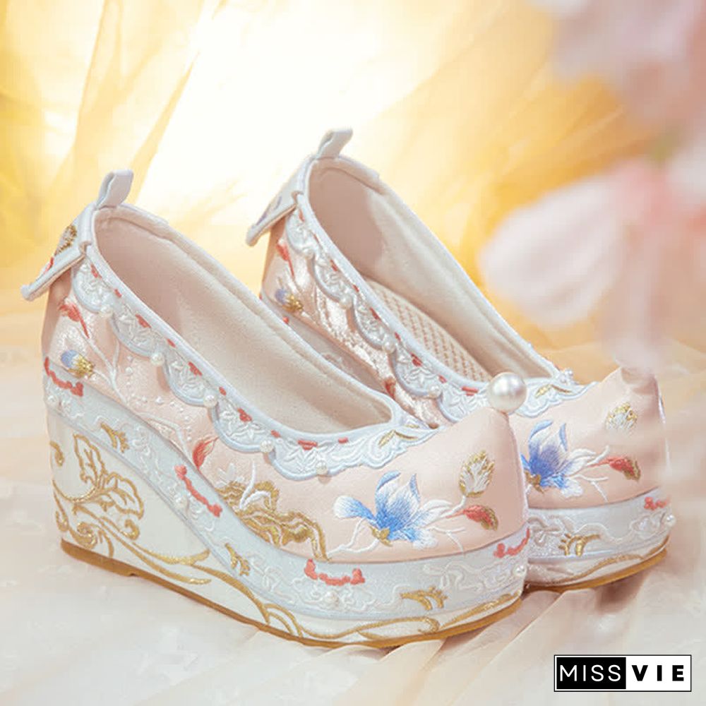 Vintage Blossom Embroidery Pointed Toe Pearl Flats Shoes