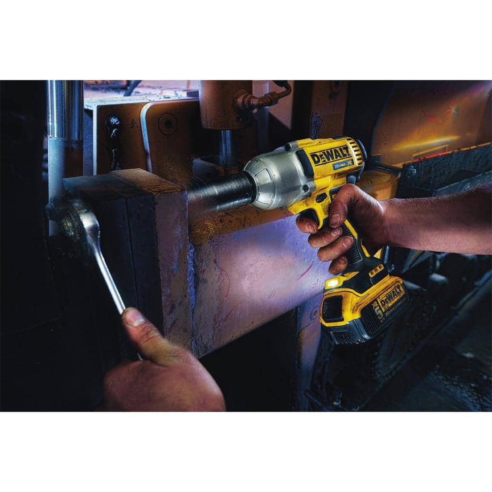 DEWALT 20V MAX XR Cordless Brushless 1/2 in. High Torque Impact Wrench with Detent Pin Anvil and (1) 20V 4.0Ah Battery DCF899M1