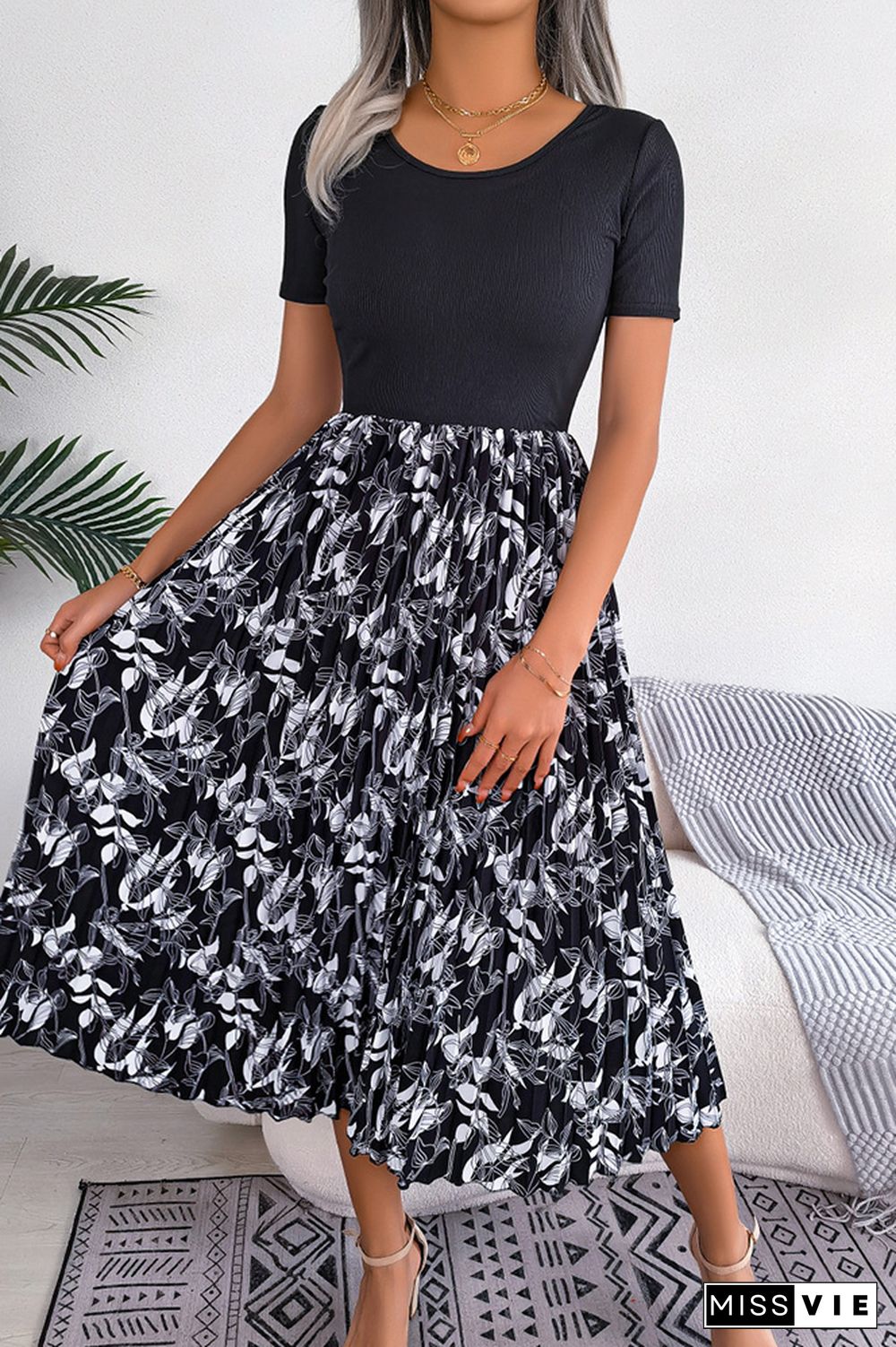 Floral Printed Pleated Midi Dress