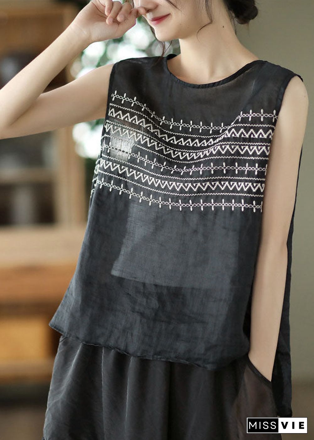 Plus Size Black Embroideried Linen Tank Tops Sleeveless