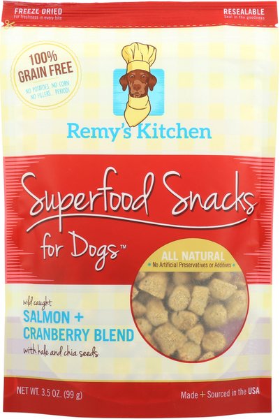 Remy's Kitchen Salmon + Cranberry Blend Superfood Snacks Freeze-Dried Dog Treats， 3.5-oz bag