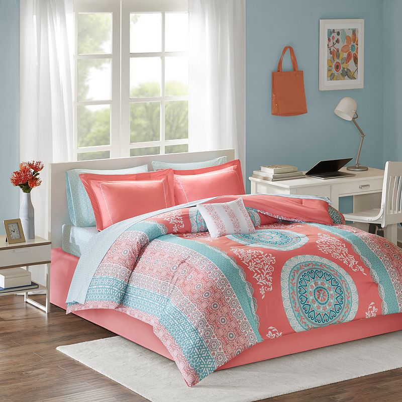 Intelligent Design Eleni Boho Comforter Set with Sheets and Throw Pillow