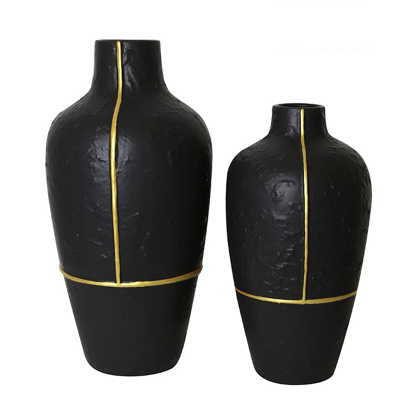 Black Vase With Gold Thread-A Fa-D1956A