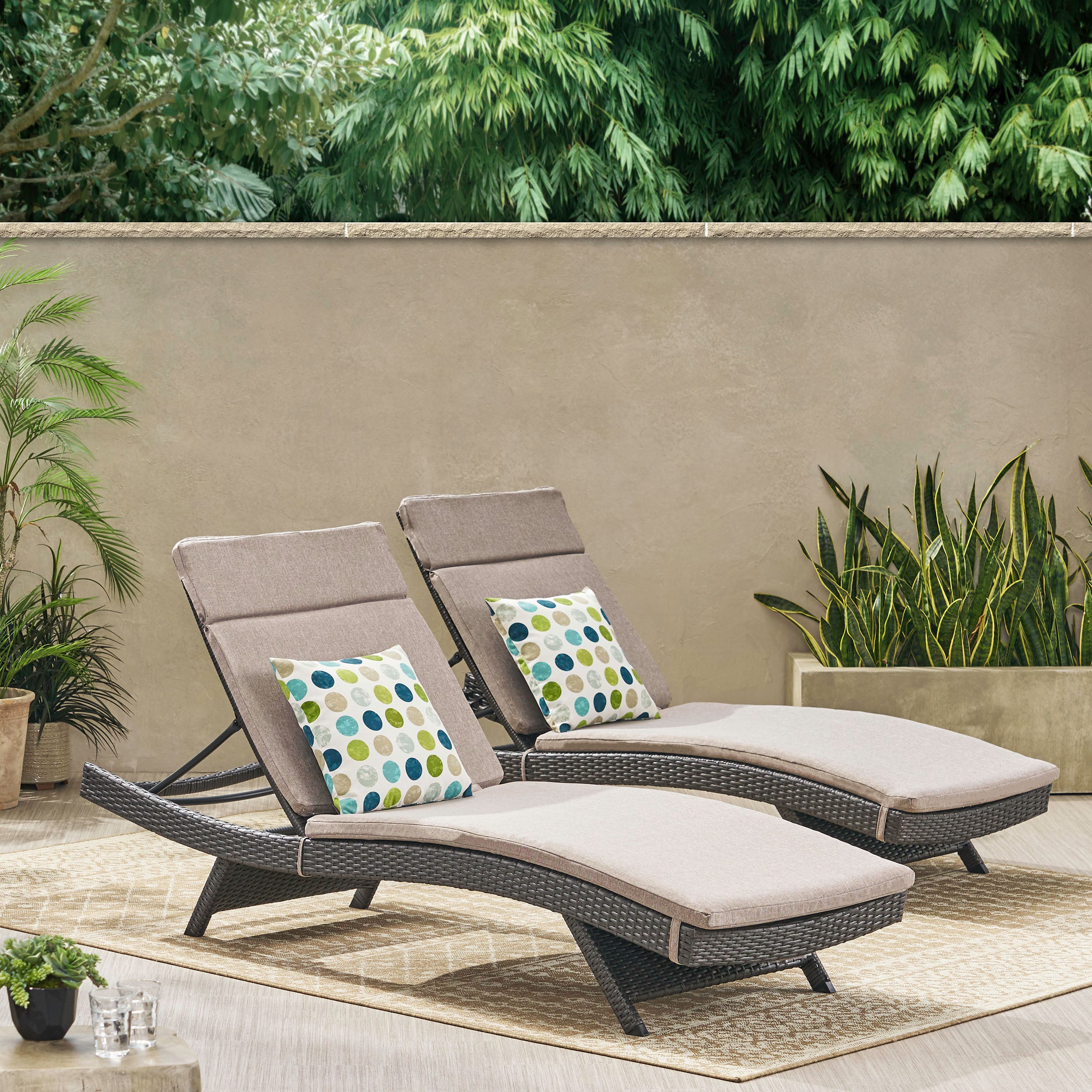 Nassau Outdoor Grey Wicker Adjustable Chaise Lounge with Cushion (Set of 2)