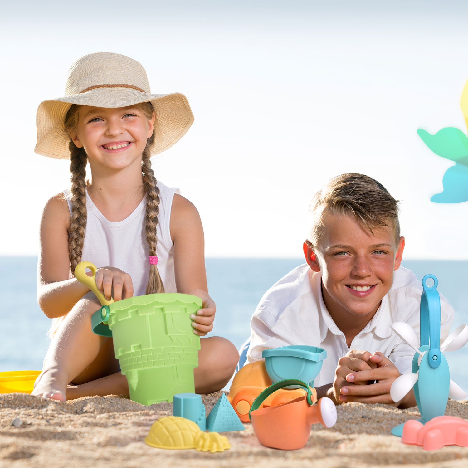 Fun ittle Toys18 Pcs Kids Beach Sand Toy Set, Beach Bucket Car, Watering Can, Shovel, Rake and Sand Castle Building Kit, Kids Outdoor Toys,Animals Snow Sandbox Toys,Summer Beach Toys