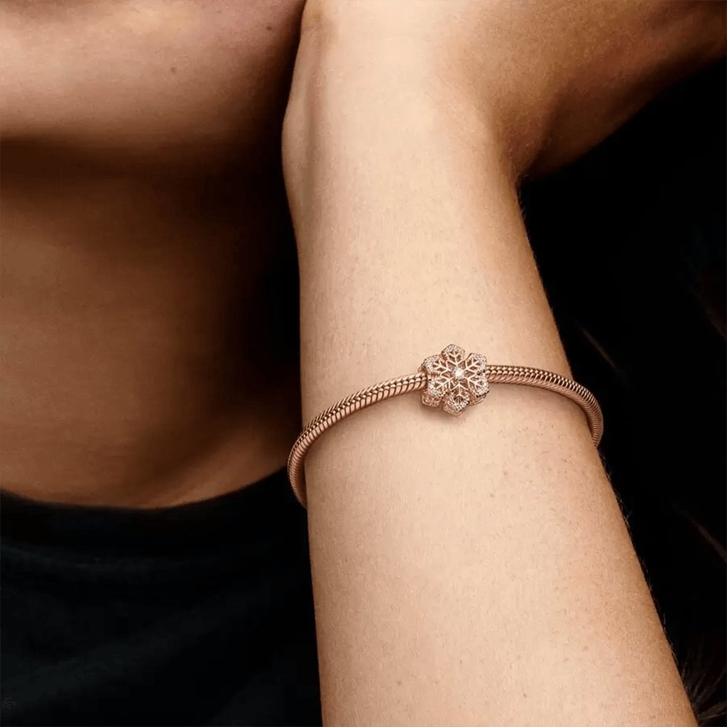 PANDORA  Festive Snowflake Charm