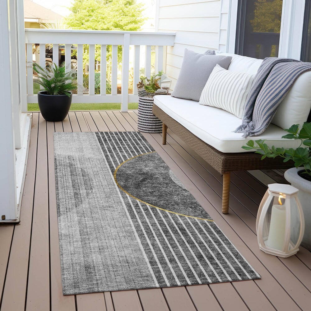 Machine Washable Indoor/ Outdoor Chantille Contemporary Geo Rug