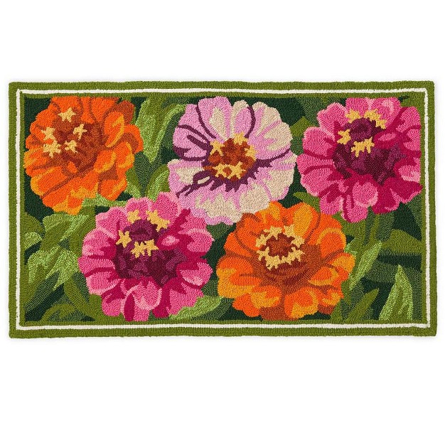 Plow amp Hearth Indoor outdoor Zinnia Hooked Polypropylene Accent Rug