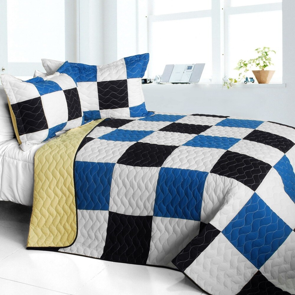 Delicate Plaid   A Vermicelli Quilted Patchwork Plaid Quilt Set Full/Queen
