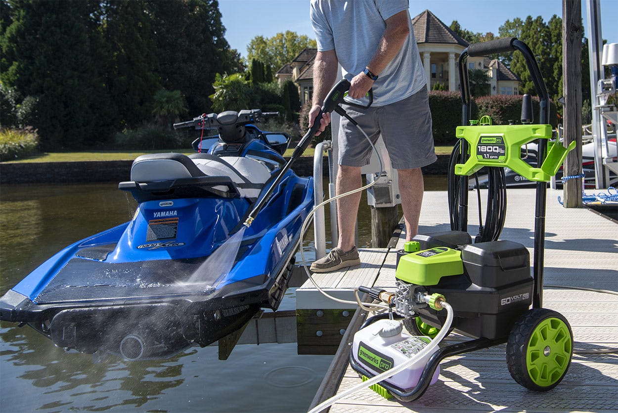 60V Hybrid 1800-PSI 1.1 GPM Electric Pressure Washer | Greenworks Tools