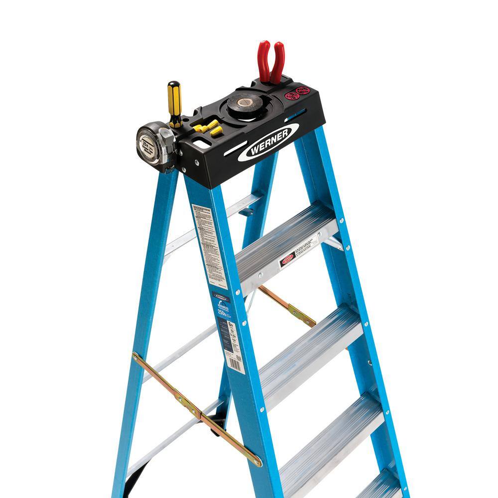 Werner 4 ft. Fiberglass Step Ladder with 250 lb. Load Capacity Type I Duty Rating FS104