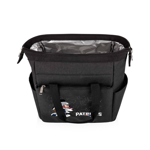 Nfl New England Patriots Mickey Mouse On The Go Lunch Cooler Black