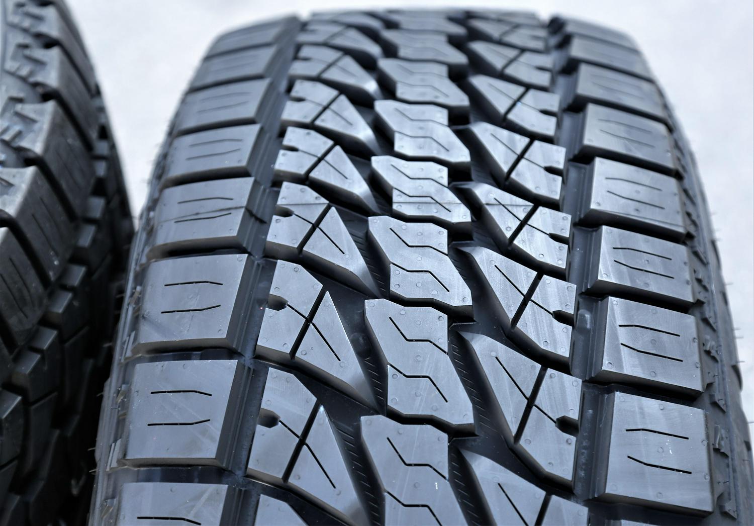 Leao Lion Sport A/T LT 275/65R20 Load E 10 Ply AT All Terrain Tire