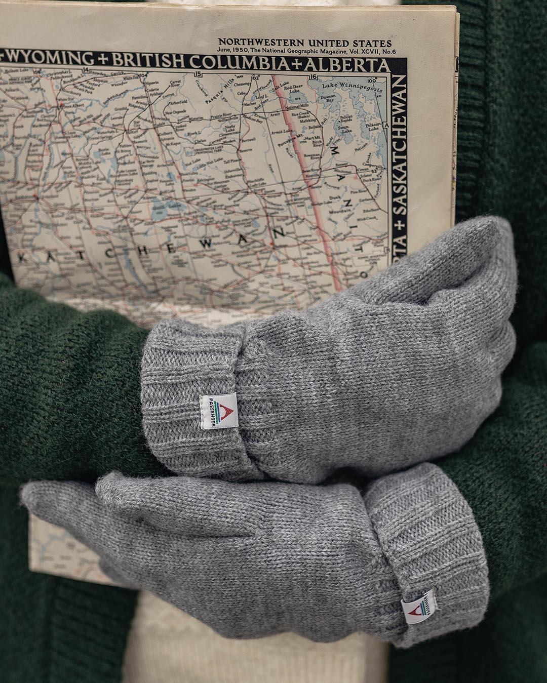 Gale Recycled Acrylic Knitted Gloves - Flecked Grey Marl