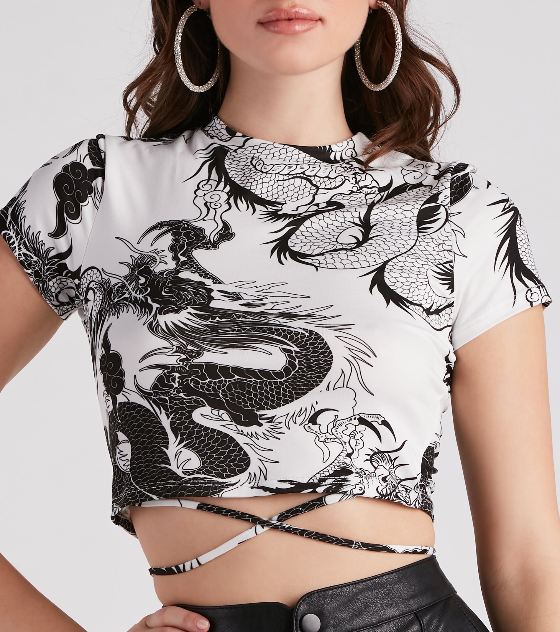 Trendy Bold Dragon Print Cropped Tee