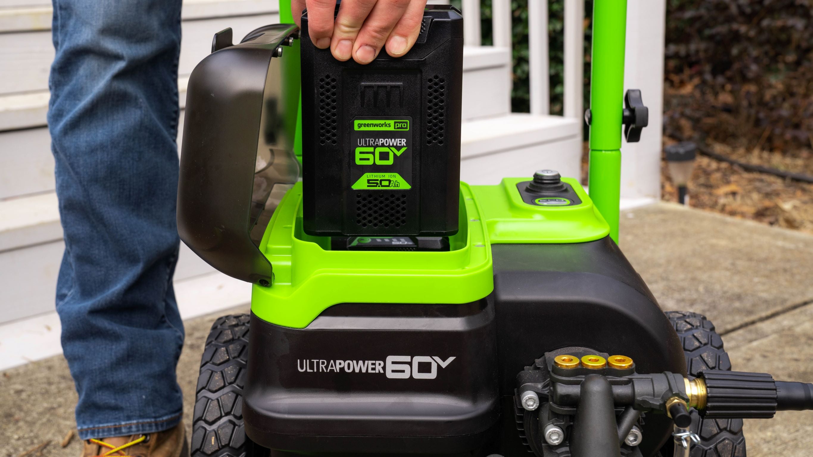 3000-PSI 2.0-GPM Pressure Washer w/ (2) 5.0Ah Batteries  Dual-Port Charger | Greenworks Tools