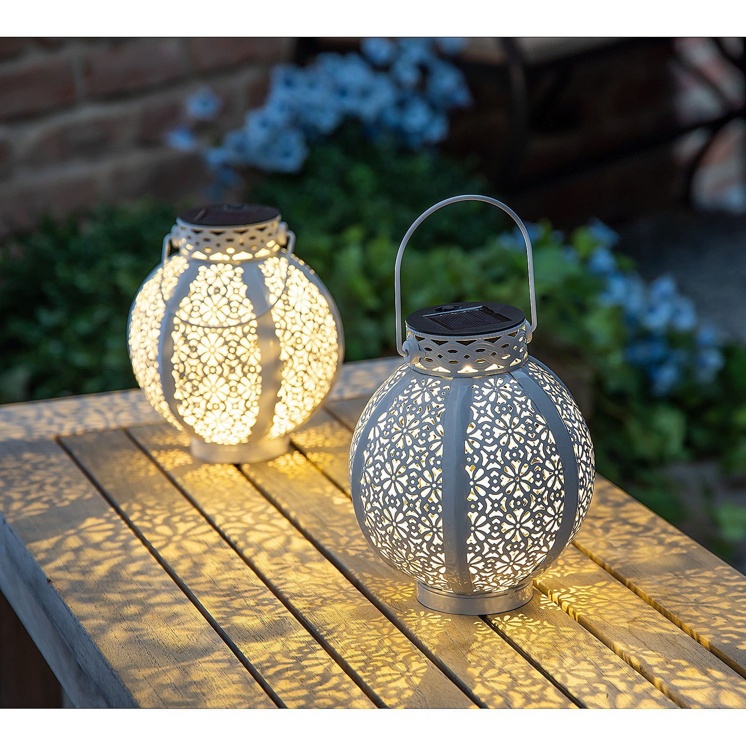 Evergreen Solar Metal Cut Out Lantern w Shadow， White， Small 6x6.7x6 in- Indoor and Outdoor Lighting