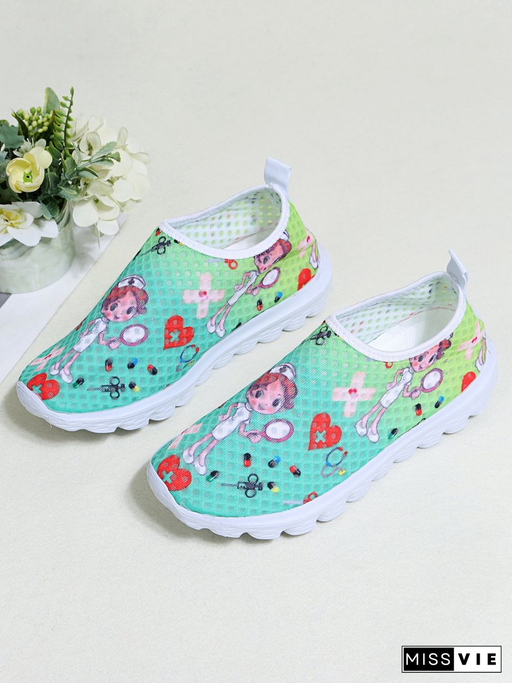 Nurse Fighting Epidemic Print Breathable Tulle Mesh Lightweight Sneakers