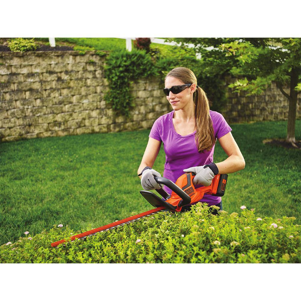 BLACK+DECKER 40V MAX 22in. Cordless Battery Powered Hedge Trimmer Kit with (1) 1.5Ah Battery  Charger LHT2240C