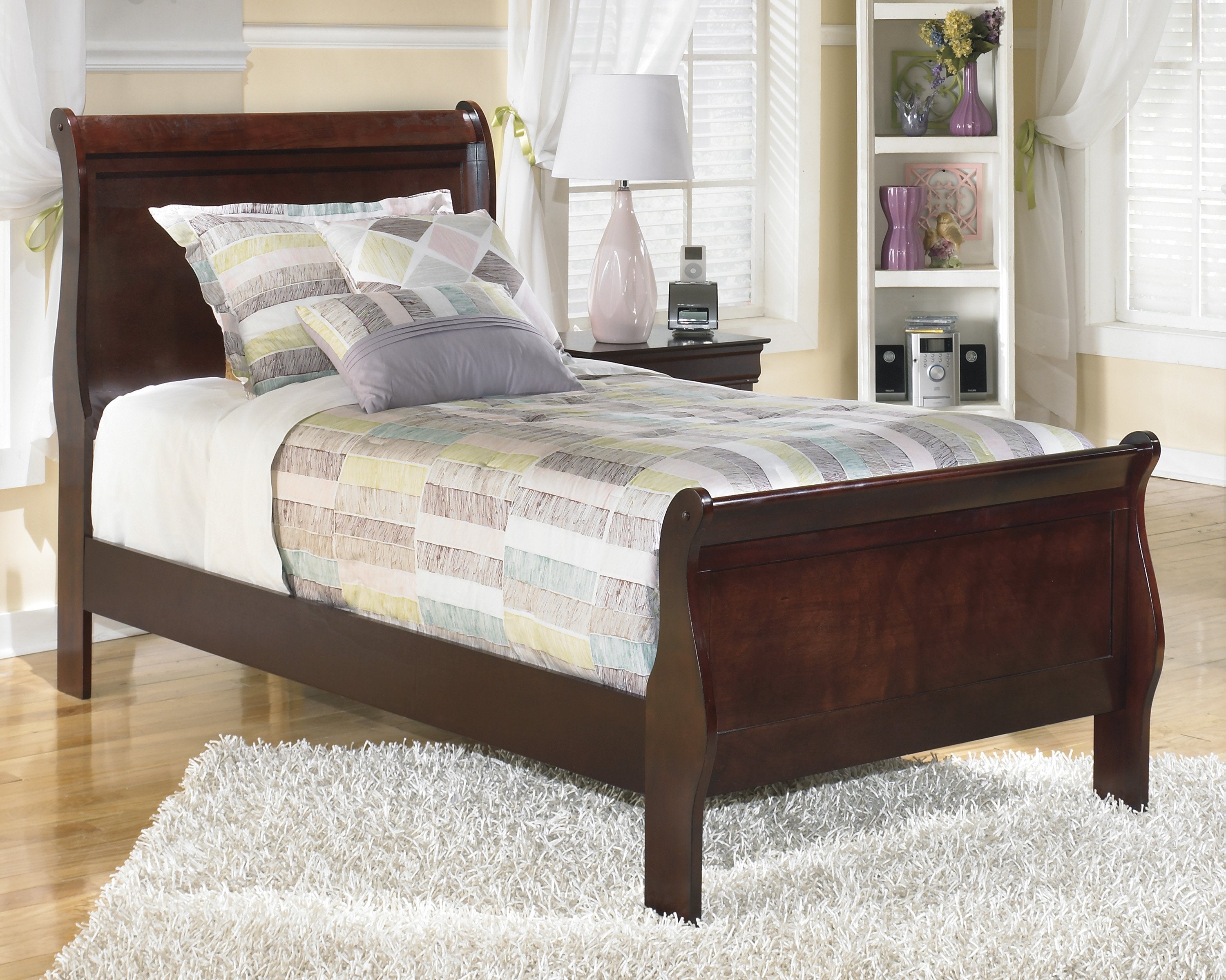 Alisdair Twin Sleigh Bed